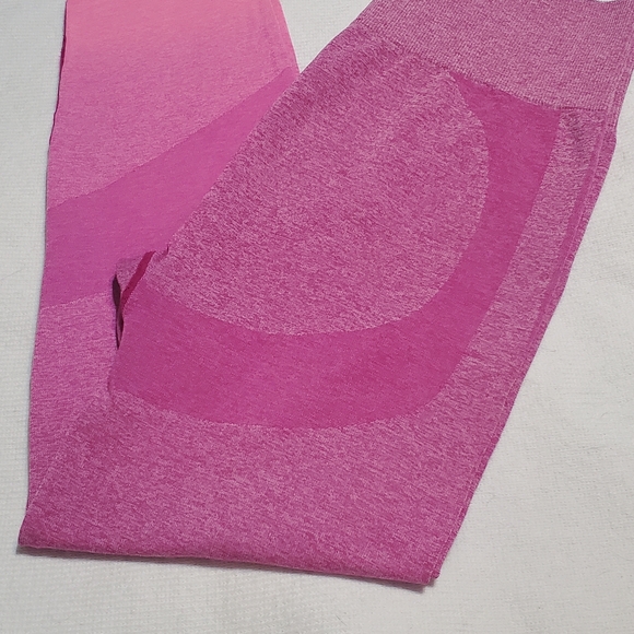 PINK Victoria's Secret Ombre Pink Seamless Leggings. Sz L - Picture 7 of 7